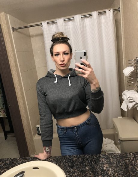 Ava_austen photo 340