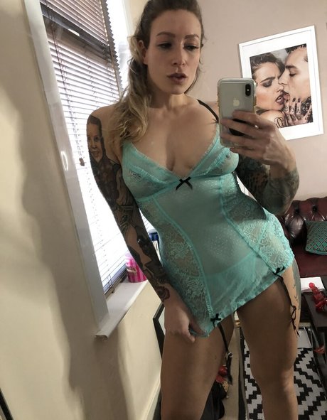 Ava_austen photo 378