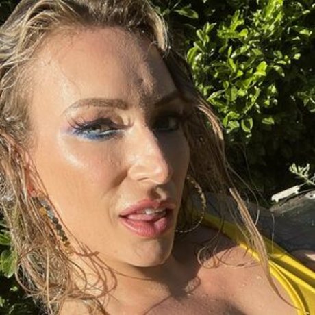 Ava_austen photo 389