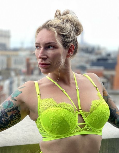 Ava_austen photo 438