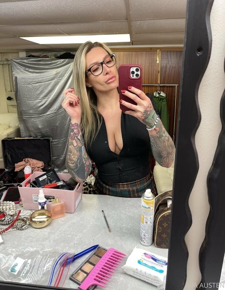 Ava_austen photo 451