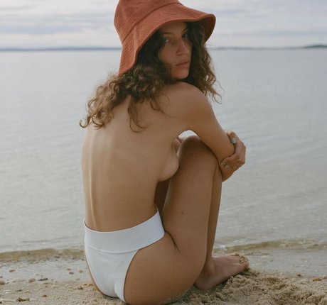 Ava Pearlman photo 19