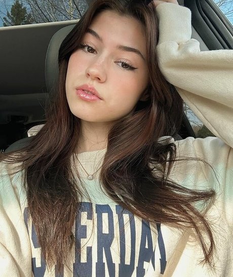 Ava Rose Beaune photo 135