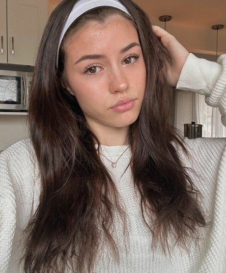 Ava Rose Beaune photo 142