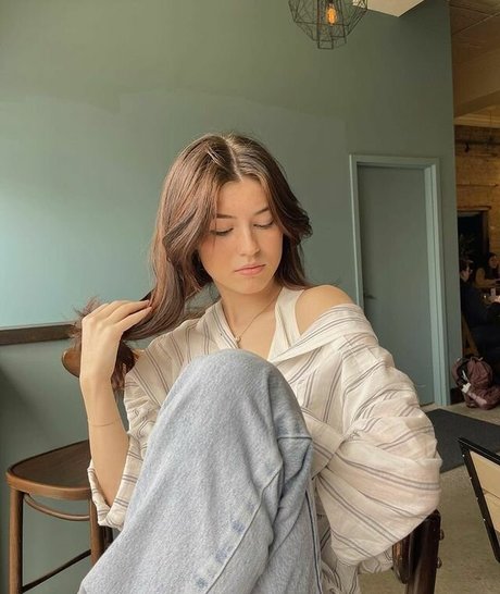 Ava Rose Beaune photo 171