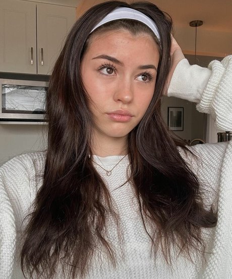 Ava Rose Beaune photo 180