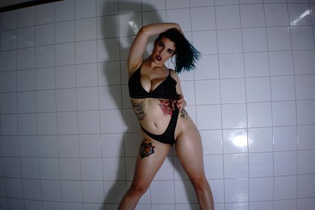 Ava Twitchling photo 11