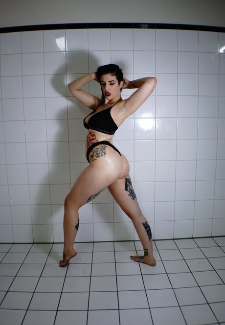 Ava Twitchling photo 400