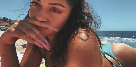 Avani Gregg photo 18