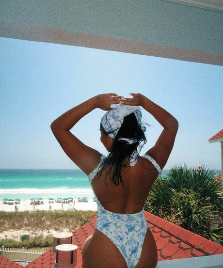 Avani Gregg photo 22