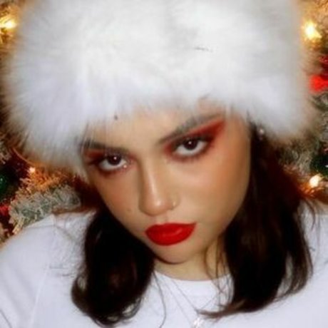 Avani Gregg photo 38