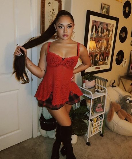 Avani Gregg photo 39