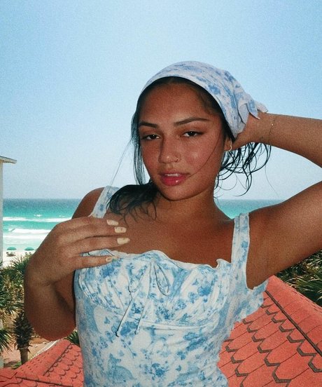 Avani Gregg photo 48