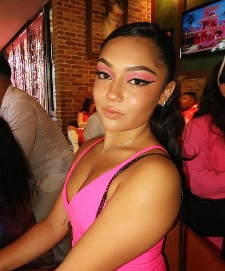 Avani Gregg photo 50