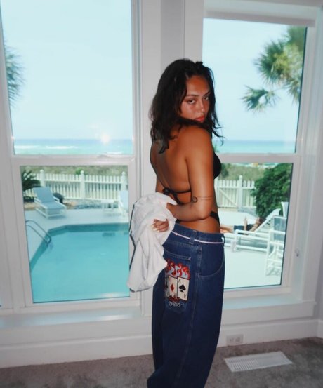 Avani Gregg photo 66