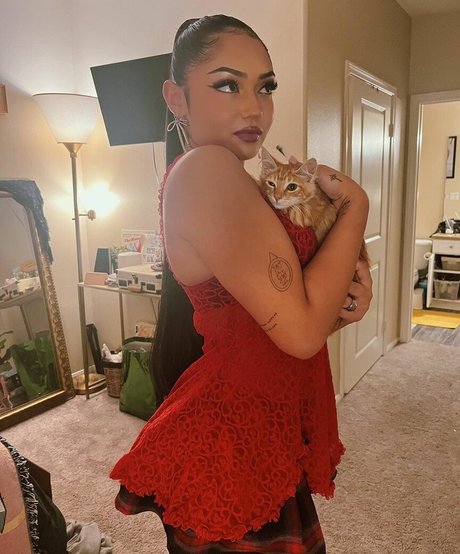 Avani Gregg photo 68