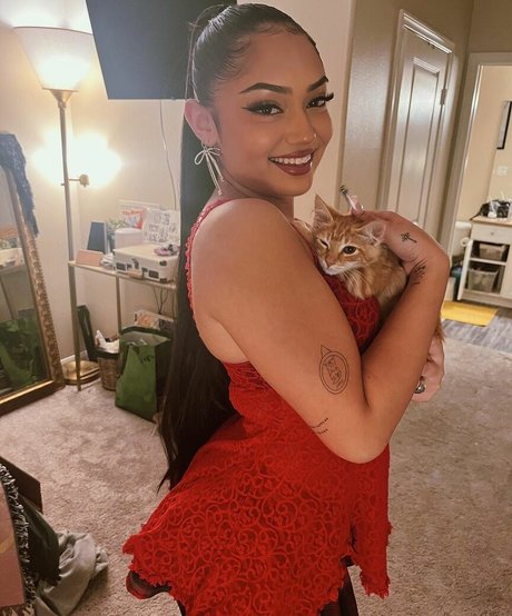 Avani Gregg photo 69