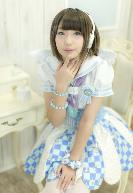 Ayame_apricot photo 300
