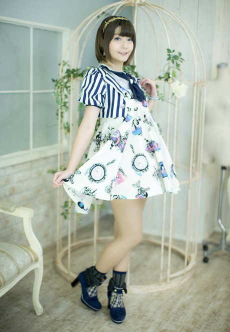 Ayame_apricot photo 400
