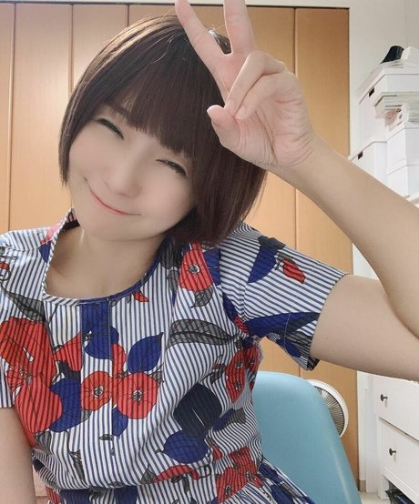 Ayame_apricot photo 1210