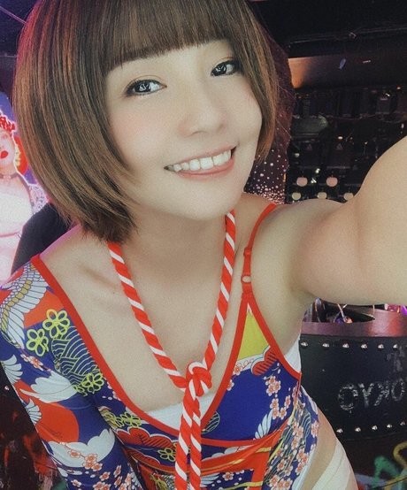 Ayame_apricot photo 1234