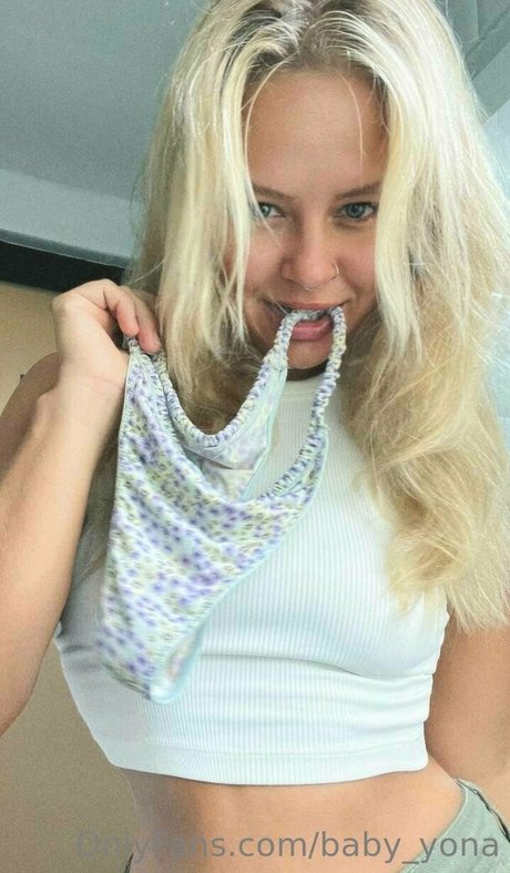 Baby Yona photo 288