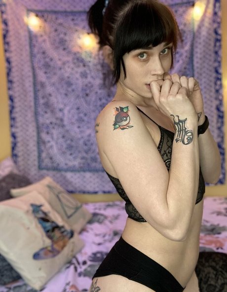 Babybaphomet92 photo 69