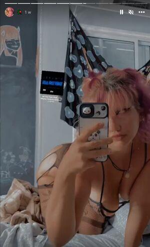babygirlwantsdick photo 1