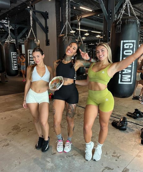 Babymommafit photo 1