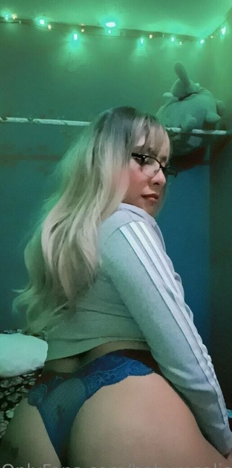 Babyrosalia420 photo 8