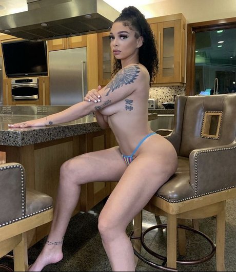 Baddie bran photo 16