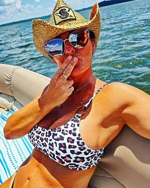 Baddie2thebone photo 18