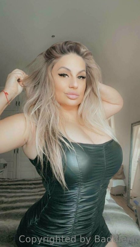 Baddiemi photo 19