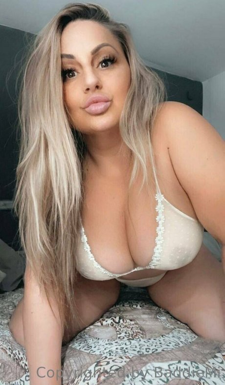 Baddiemi photo 73