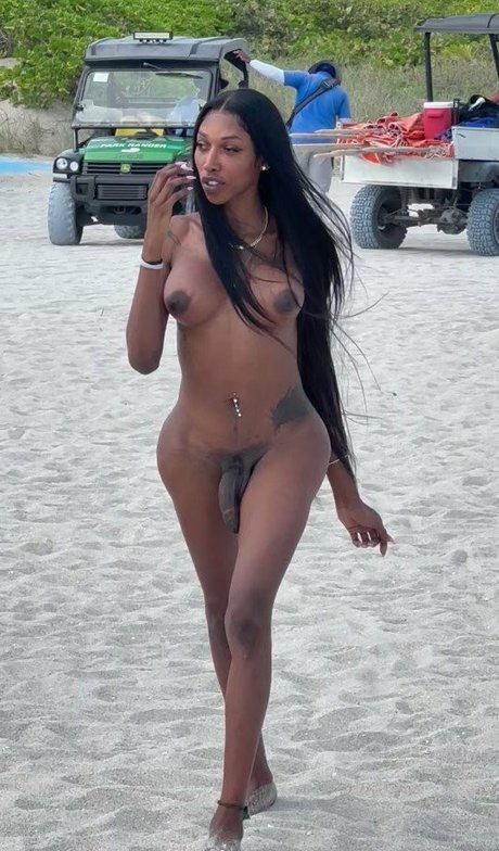 Baggyaltiffxxx photo 1
