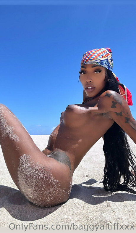 Baggyaltiffxxx photo 4