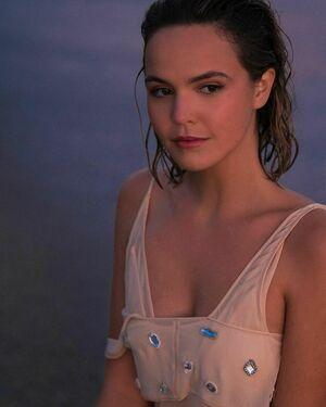 Bailee Madison photo 19