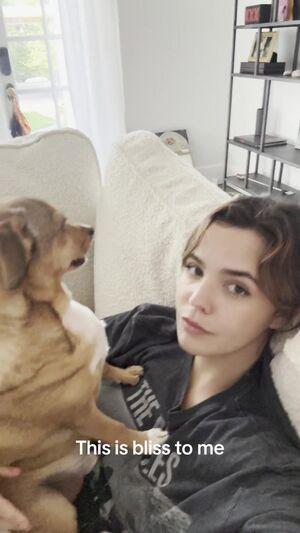 Bailee Madison photo 29