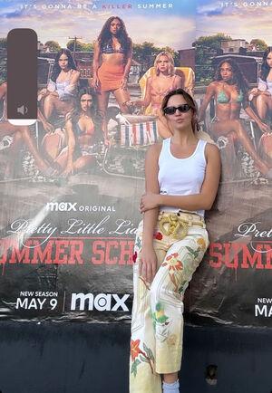 Bailee Madison photo 30