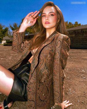 Bailee Madison photo 67