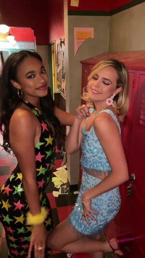 Bailee Madison photo 103