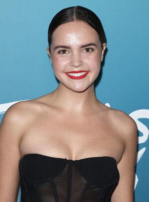 Bailee Madison photo 130
