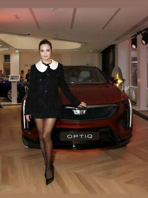 Bailee Madison photo 146
