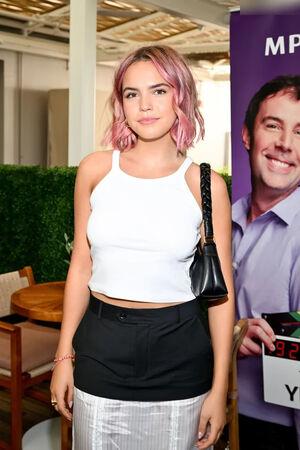 Bailee Madison photo 153