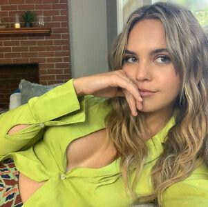 Bailee Madison photo 165