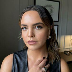Bailee Madison photo 180