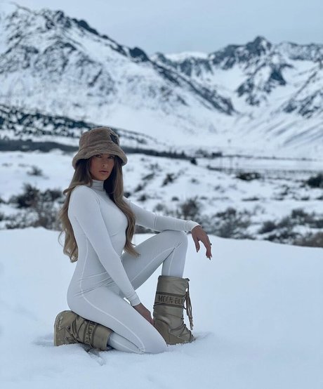 Barbie Blank photo 274
