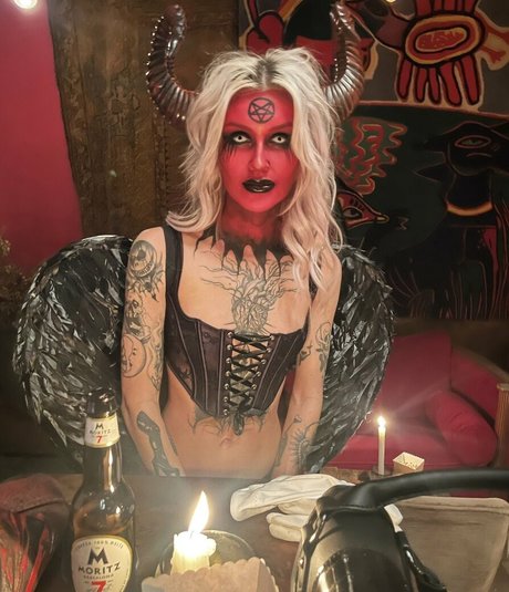 Barbieghoulx photo 36