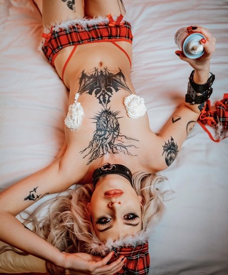 Barbieghoulx photo 40