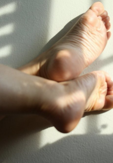Barefoot_babe02 photo 10